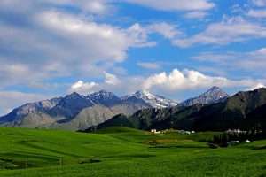 Xinjiang tour charter with driver/free travel/Cost/How much/price list